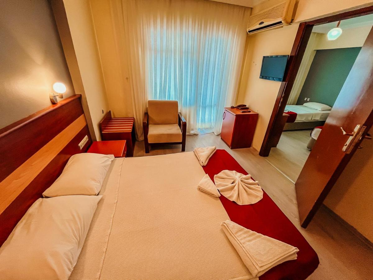 Hotel First Class Дидим Екстериор снимка