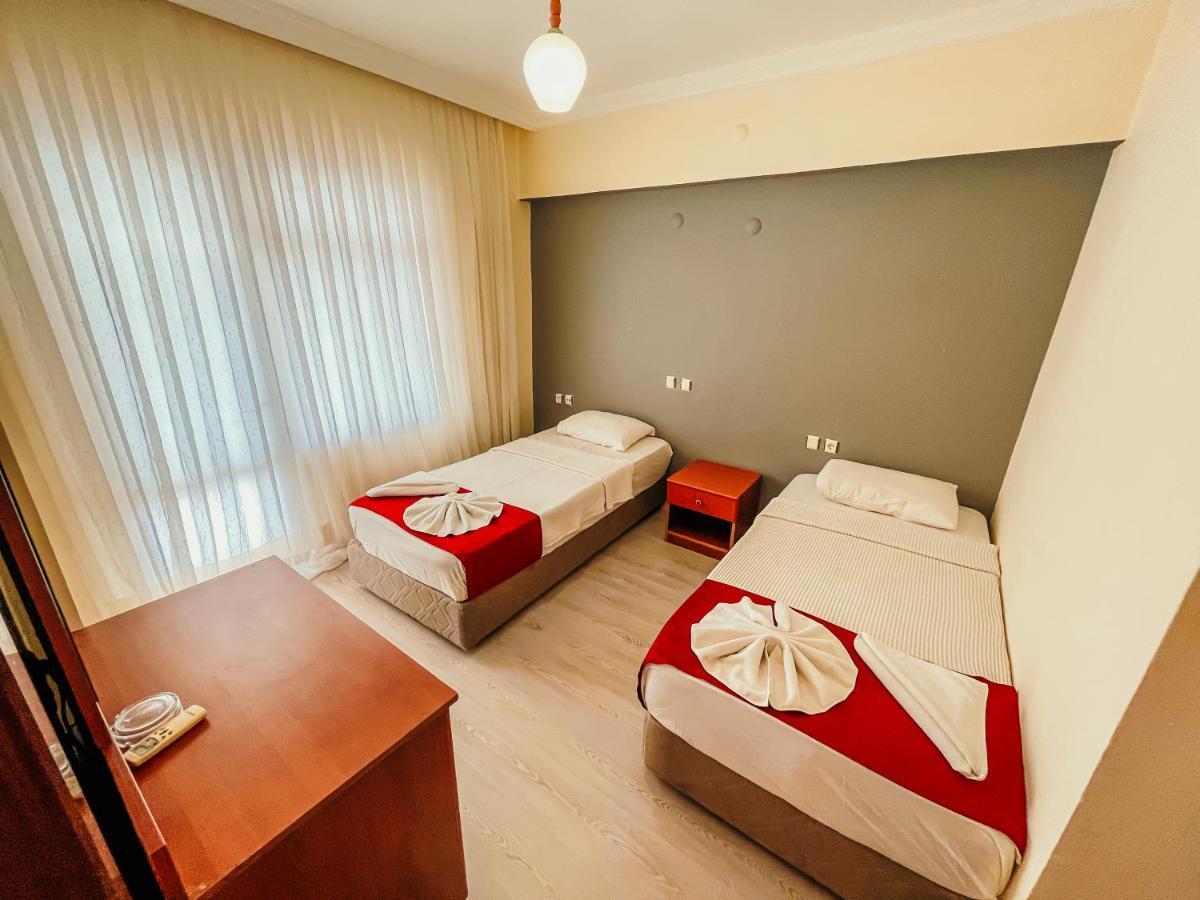 Hotel First Class Дидим Екстериор снимка