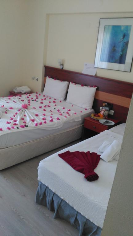 Hotel First Class Дидим Екстериор снимка
