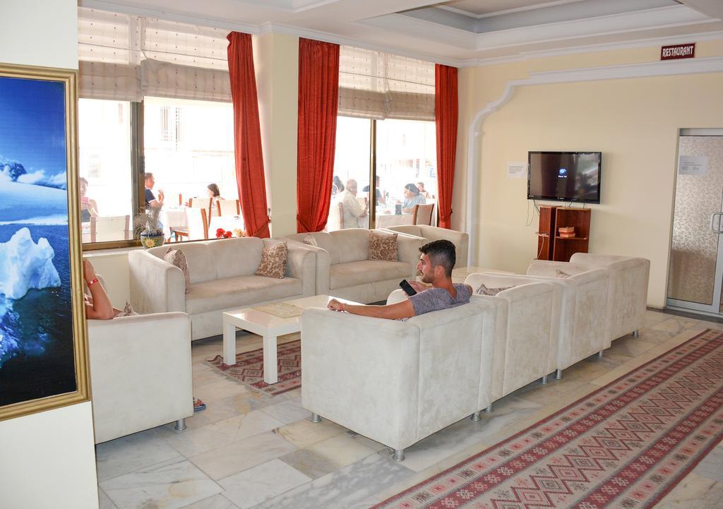 Hotel First Class Дидим Екстериор снимка